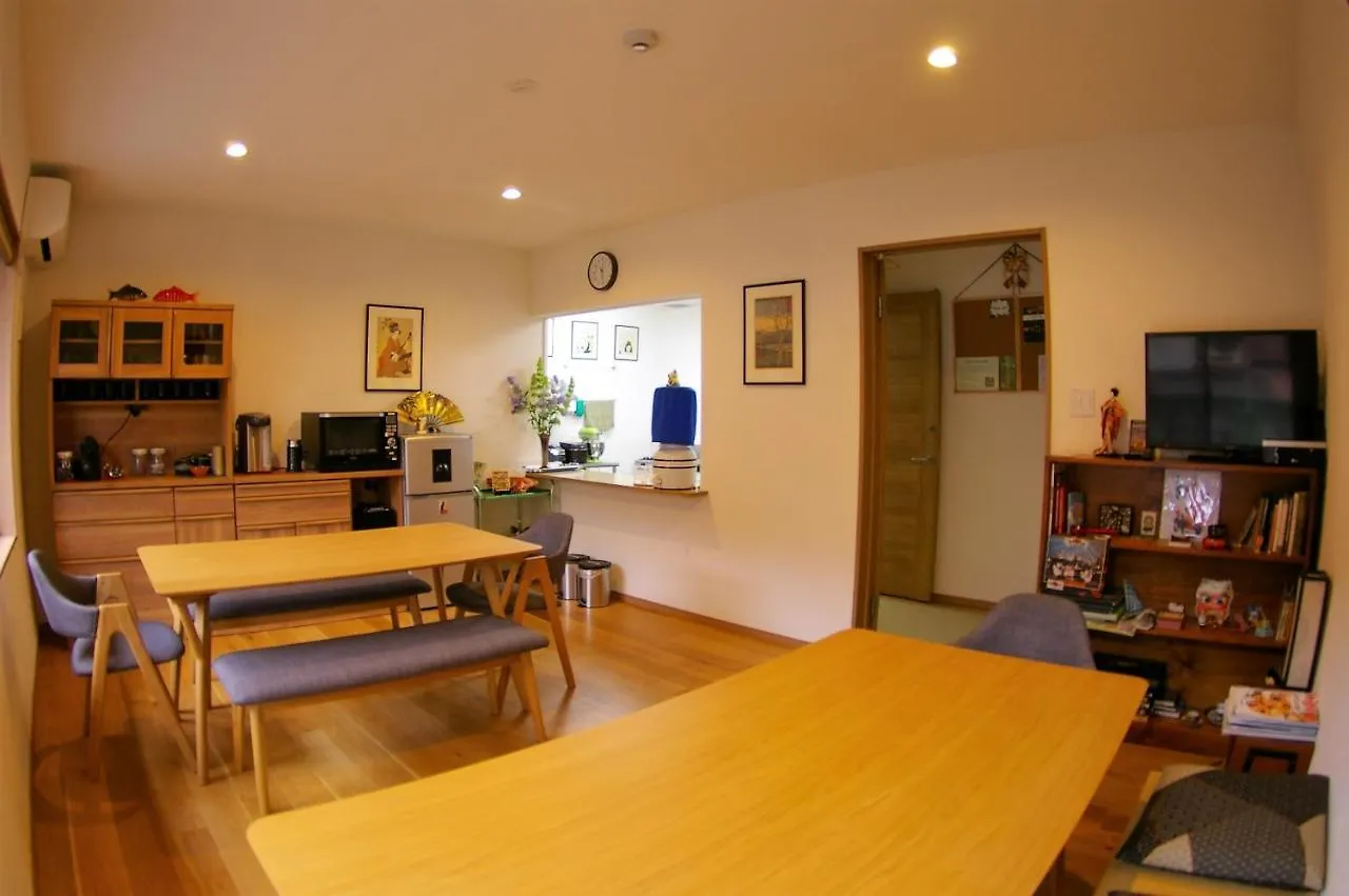 Hotel Vegan Minshuku Sanbiki Neko Kyōto Giappone